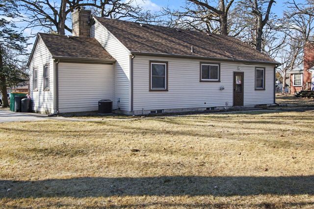 1670 W 61st Place, Merrillville, IN 46410