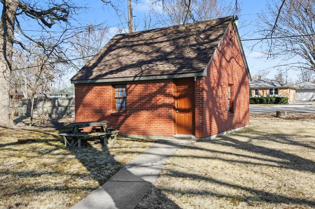 1670 W 61st Place, Merrillville, IN 46410