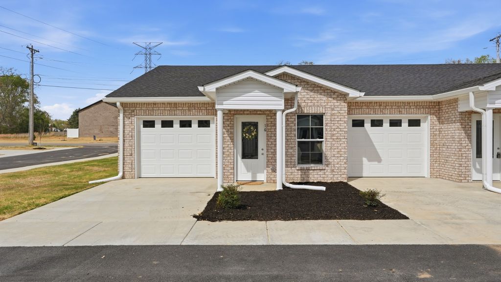 741 Kings Ln Apt C15, Tullahoma, TN 37388