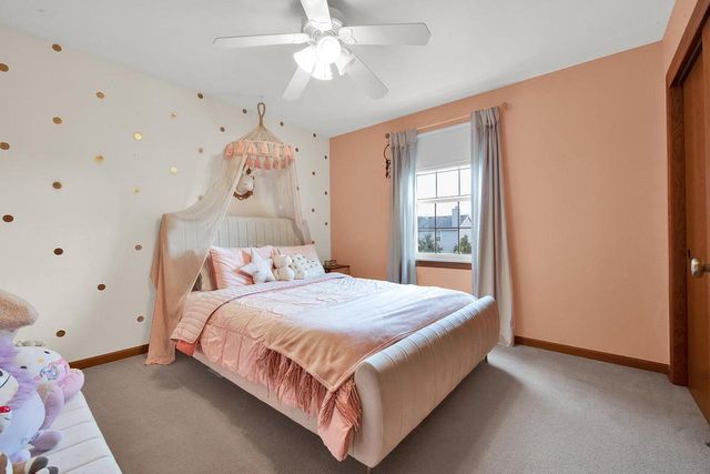 2905 Tanglewood DRIVE, Waukesha, WI 53189