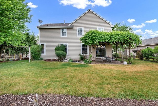2905 Tanglewood DRIVE, Waukesha, WI 53189