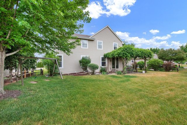 2905 Tanglewood DRIVE, Waukesha, WI 53189