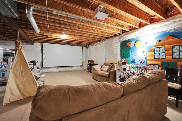 2905 Tanglewood DRIVE, Waukesha, WI 53189