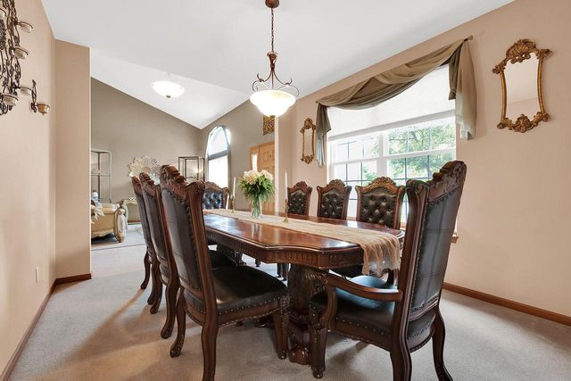 2905 Tanglewood DRIVE, Waukesha, WI 53189