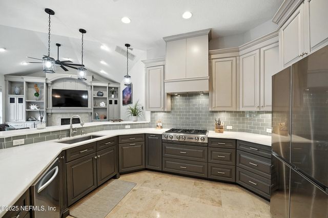 13747 BROMLEY POINT Drive, Jacksonville, FL 32225