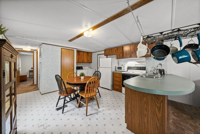 206 Boat Dock Rd, Dover, TN 37058