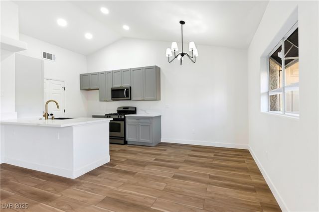 1401 North Michael Way 157, Las Vegas, NV 89108