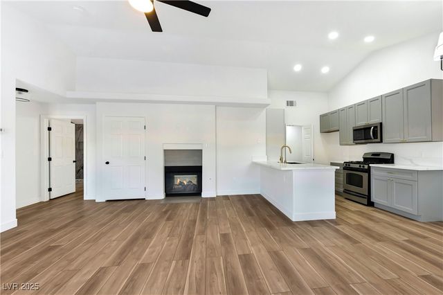 1401 North Michael Way 157, Las Vegas, NV 89108