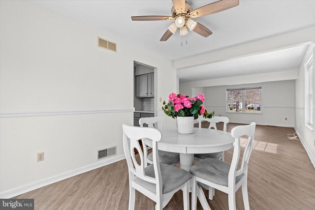 6551 BAYWOOD DR, Harrisburg, PA 17111