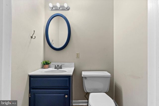 6551 BAYWOOD DR, Harrisburg, PA 17111