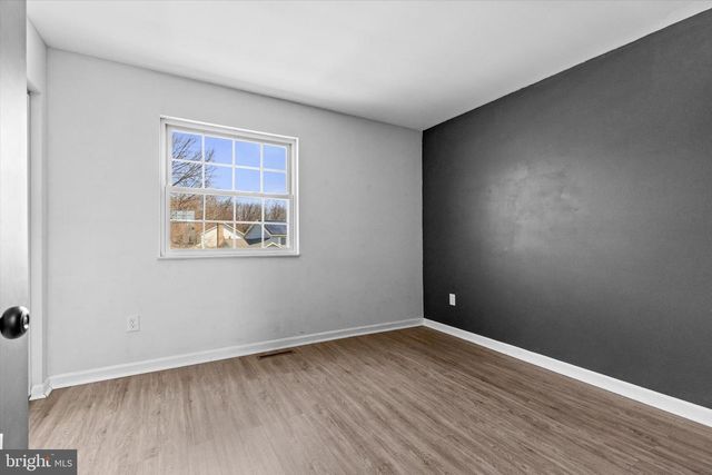 6551 BAYWOOD DR, Harrisburg, PA 17111