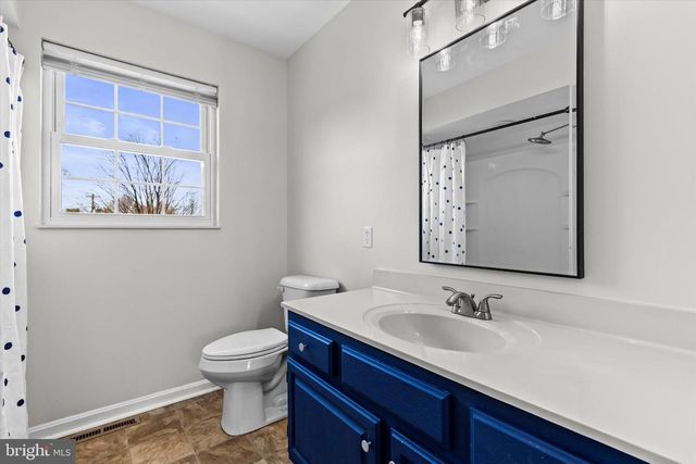 6551 BAYWOOD DR, Harrisburg, PA 17111