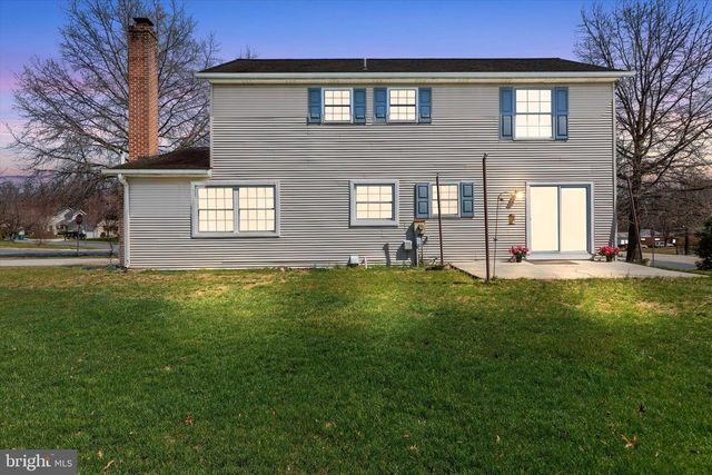 6551 BAYWOOD DR, Harrisburg, PA 17111