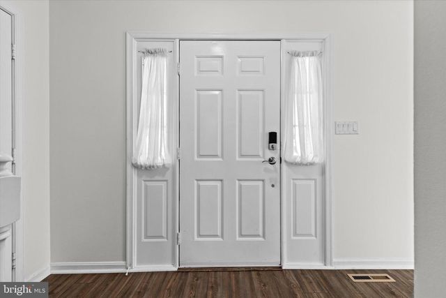 6551 BAYWOOD DR, Harrisburg, PA 17111