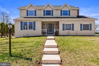 6551 BAYWOOD DR, Harrisburg, PA 17111