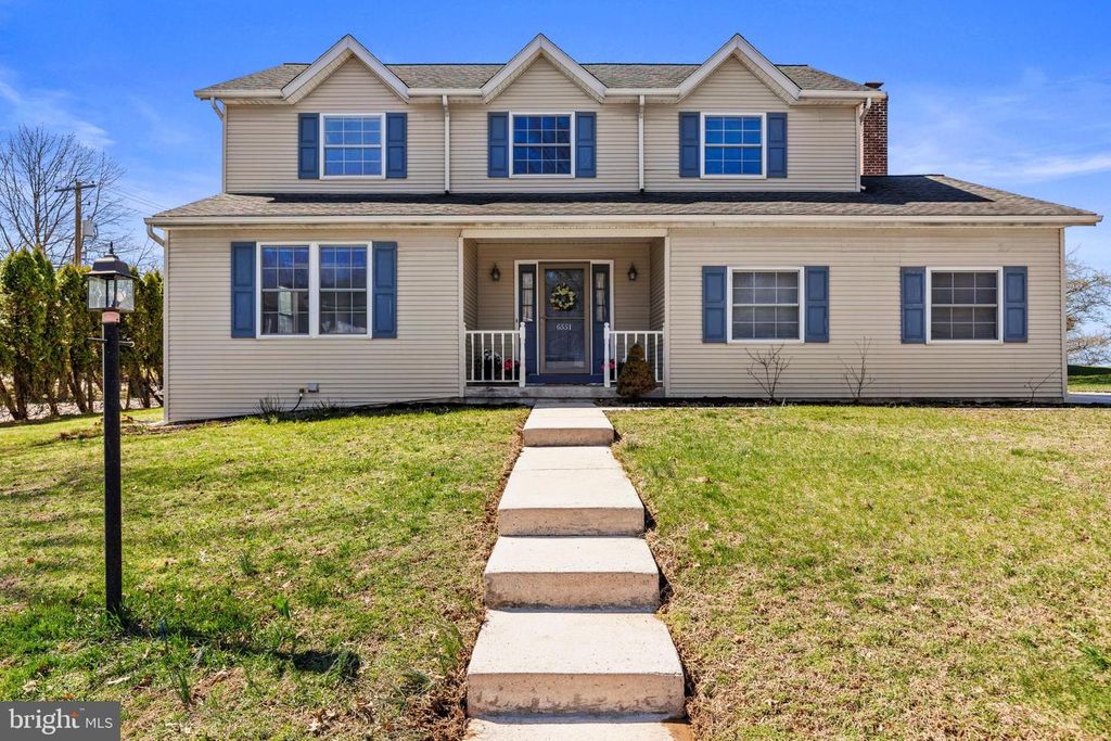 6551 BAYWOOD DR, Harrisburg, PA 17111