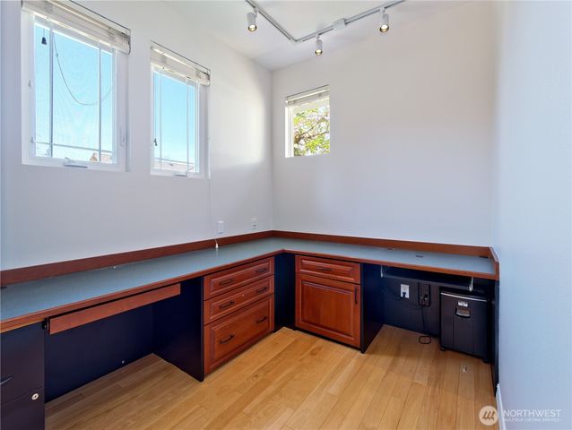 11706 239th Avenue NE, Redmond, WA 98053