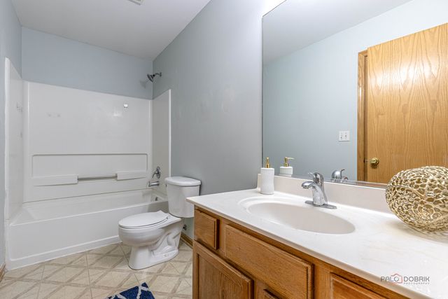357 W WATERBURY Drive, Round Lake, IL 60073