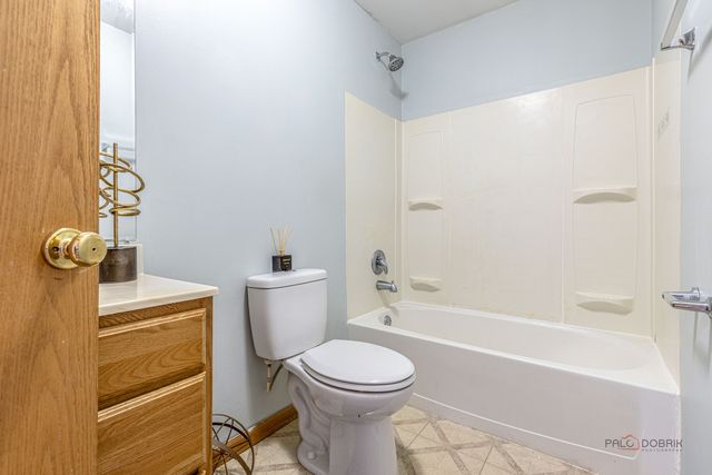 357 W WATERBURY Drive, Round Lake, IL 60073