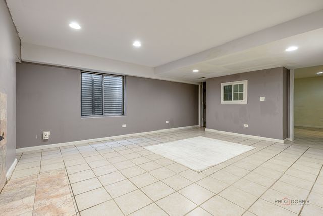 357 W WATERBURY Drive, Round Lake, IL 60073