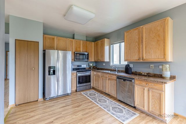 357 W WATERBURY Drive, Round Lake, IL 60073
