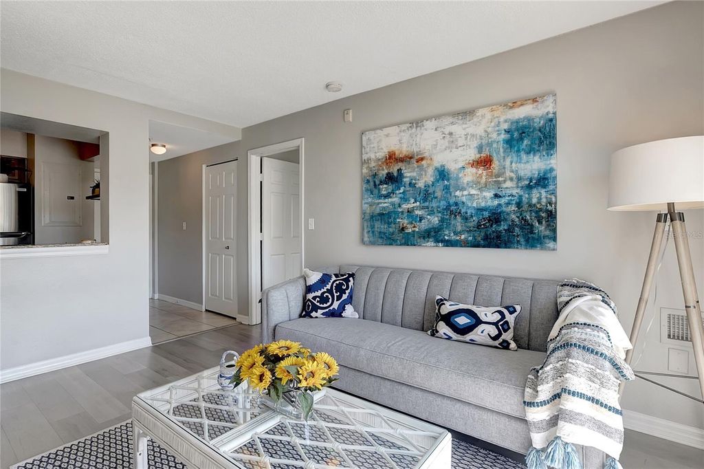 Image 11 of property listing at 406 S CEDAR AVENUE 104, Tampa, FL 33606