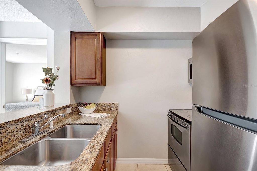 Image 4 of property listing at 406 S CEDAR AVENUE 104, Tampa, FL 33606