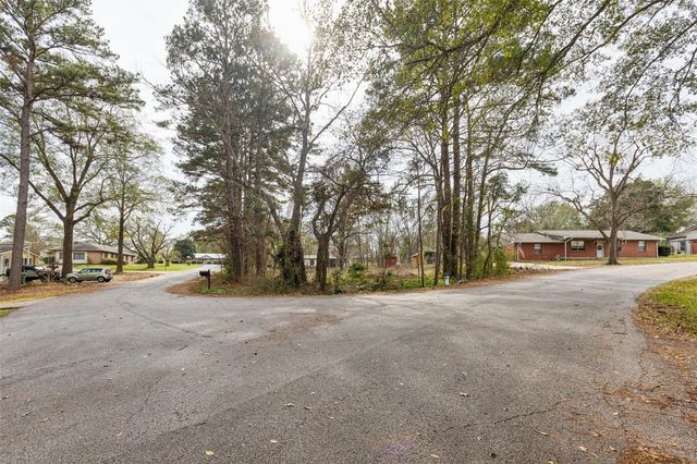 2206 Easley Circle, Huntsville, TX 77320