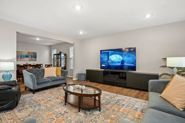 1167 Slade Road, South Elgin, IL 60177