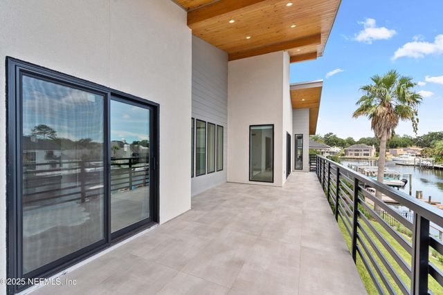 11050 HARBOR CAY Court, Jacksonville, FL 32225