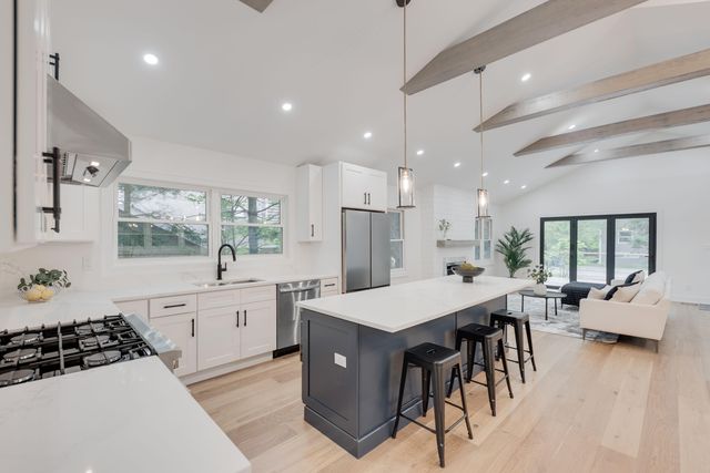 4046 Hillside Trail, New Buffalo, MI 49117