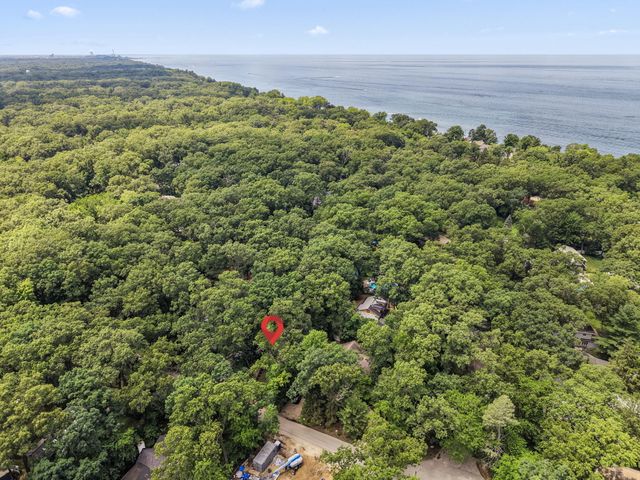 4046 Hillside Trail, New Buffalo, MI 49117