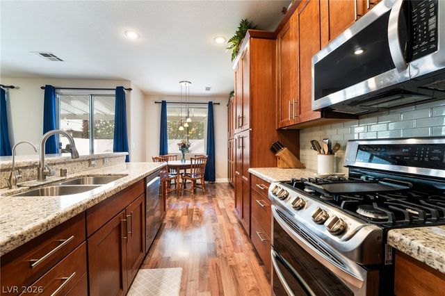 4916 Soaring Springs Avenue, Las Vegas, NV 89131