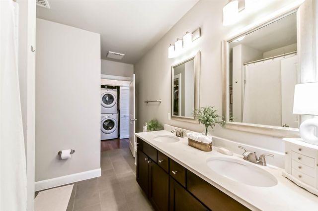 300 St Joseph Parkway 103, Houston, TX 77002