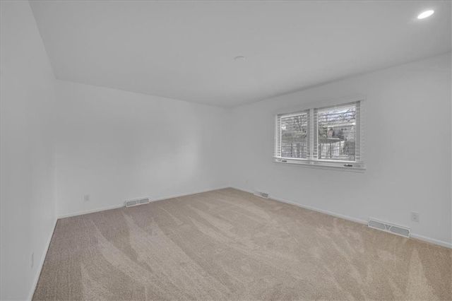 2511 S 14th Street, Leavenworth, KS 66048