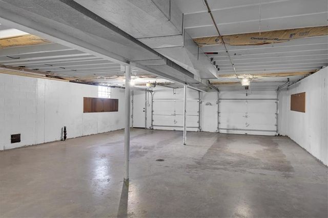 2511 S 14th Street, Leavenworth, KS 66048