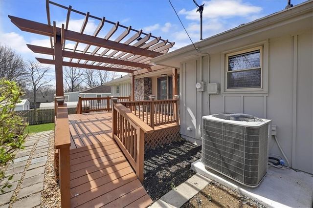 2511 S 14th Street, Leavenworth, KS 66048