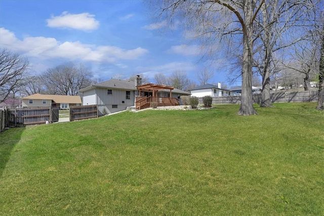 2511 S 14th Street, Leavenworth, KS 66048
