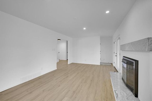 2511 S 14th Street, Leavenworth, KS 66048