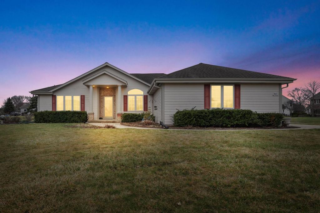 N67W13397 Roman COURT, Menomonee Falls, WI 53051