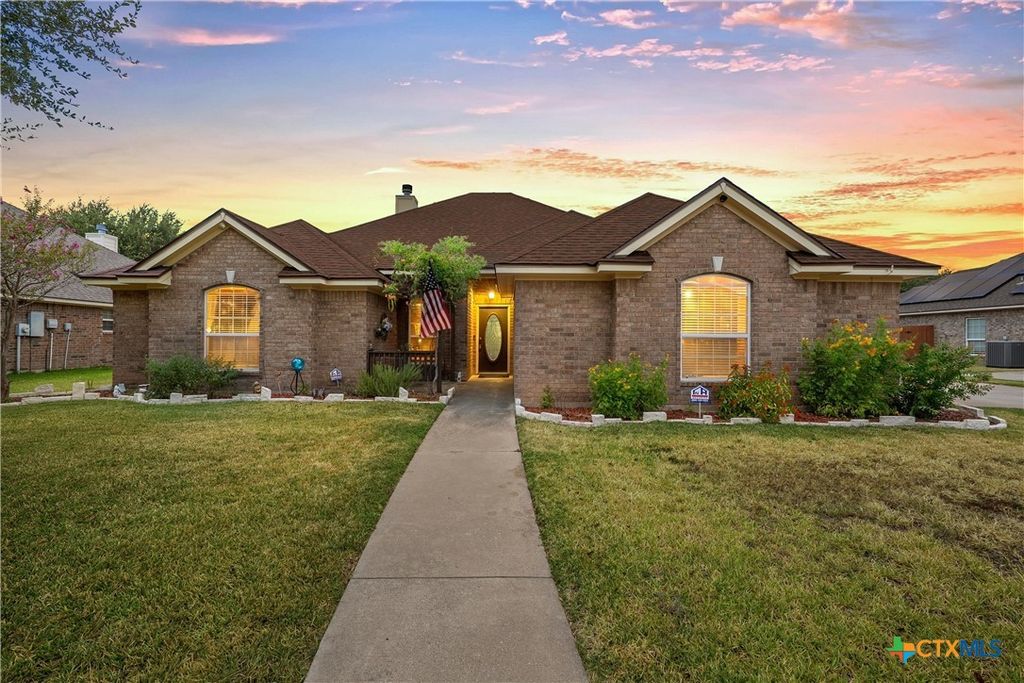 Image 1 of property listing at 112 Arbor Drive, Little River Academy, TX 76554