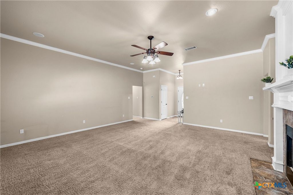 Image 10 of property listing at 112 Arbor Drive, Little River Academy, TX 76554