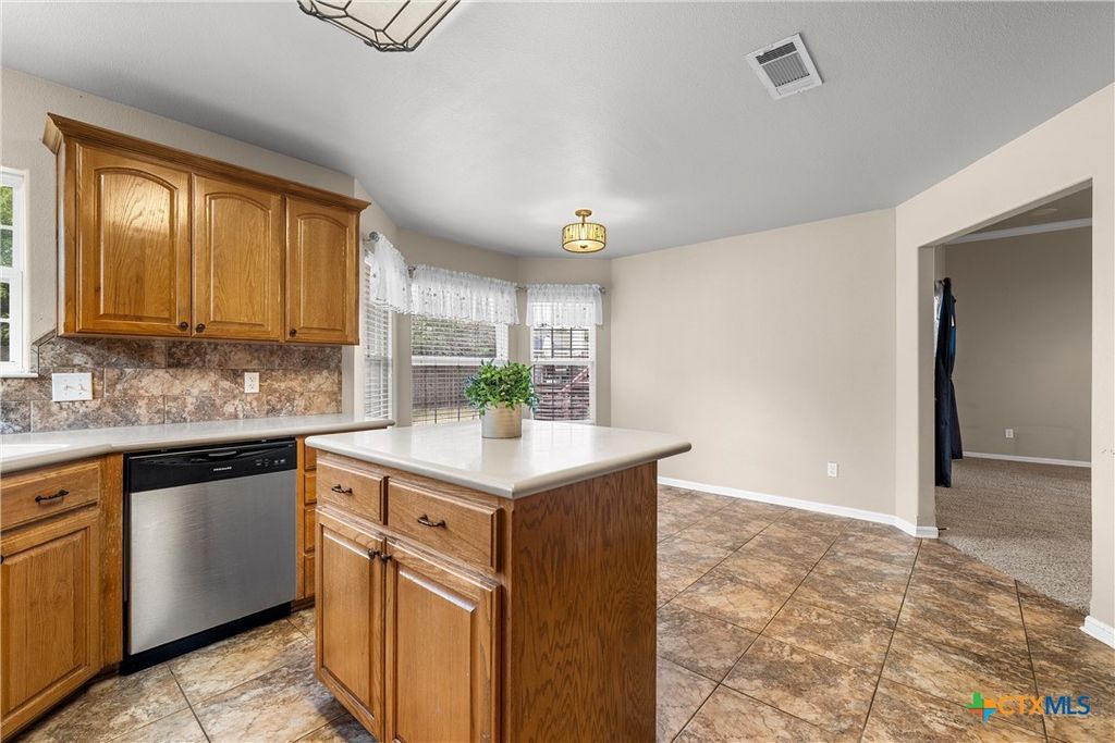 Image 17 of property listing at 112 Arbor Drive, Little River Academy, TX 76554
