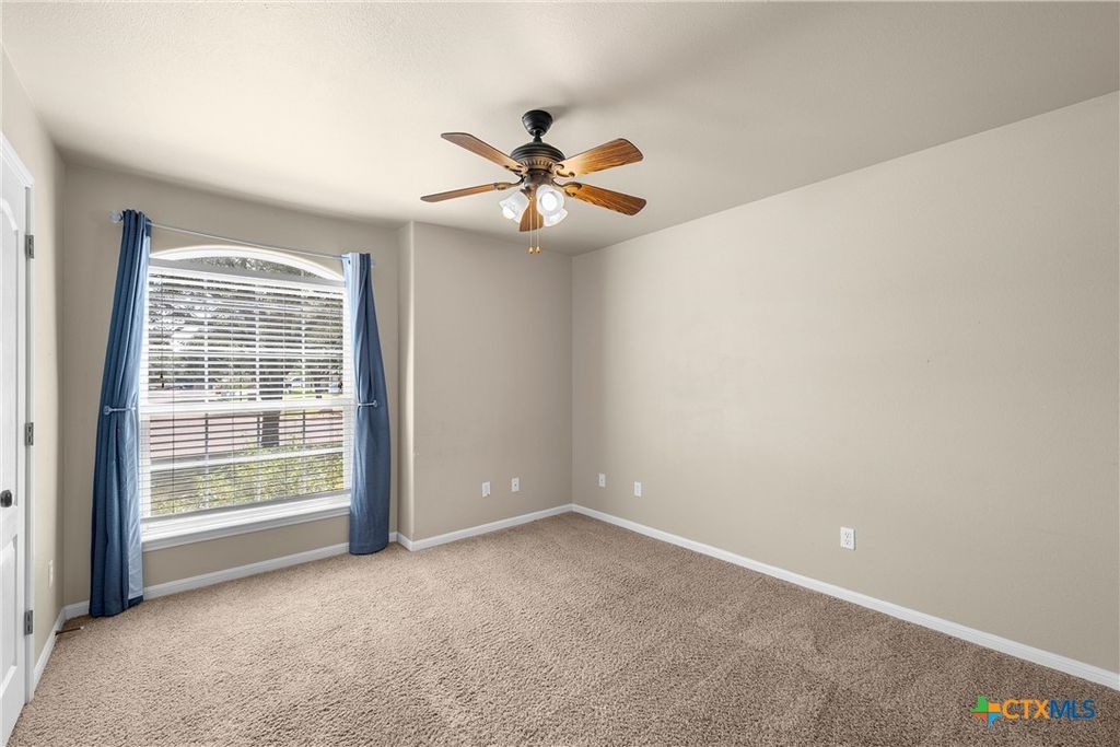 Image 25 of property listing at 112 Arbor Drive, Little River Academy, TX 76554