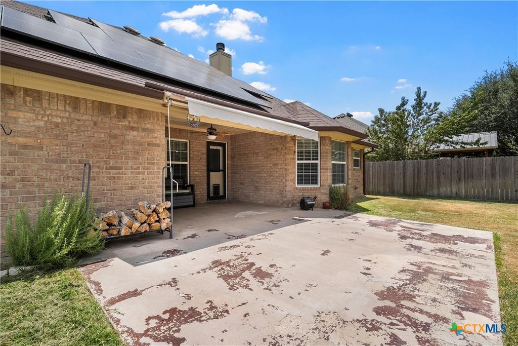 Image 32 of property listing at 112 Arbor Drive, Little River Academy, TX 76554