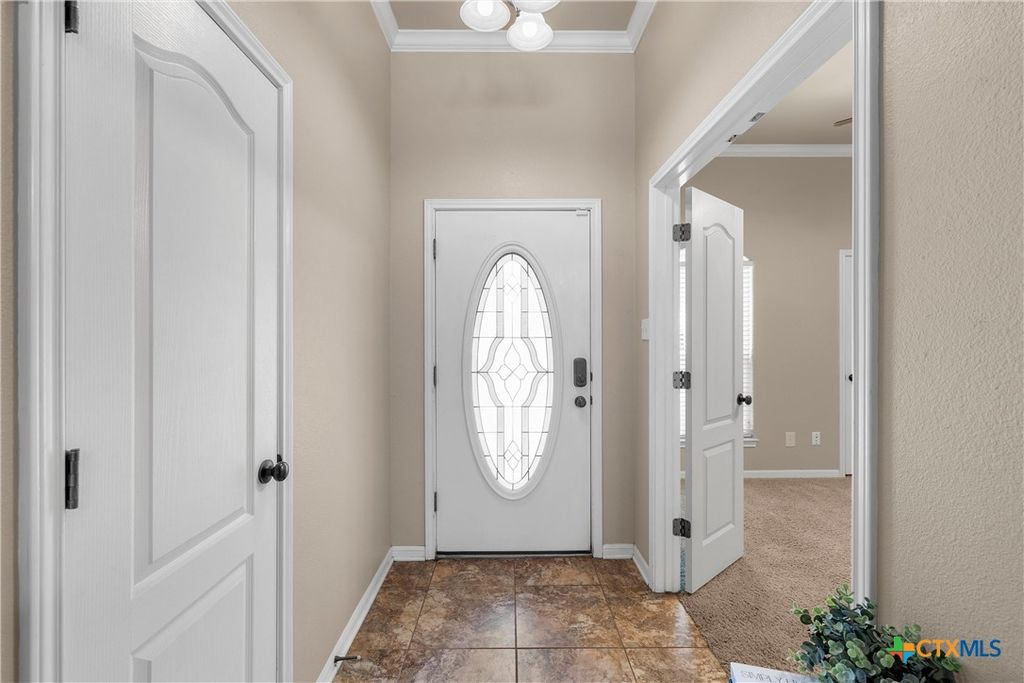 Image 6 of property listing at 112 Arbor Drive, Little River Academy, TX 76554