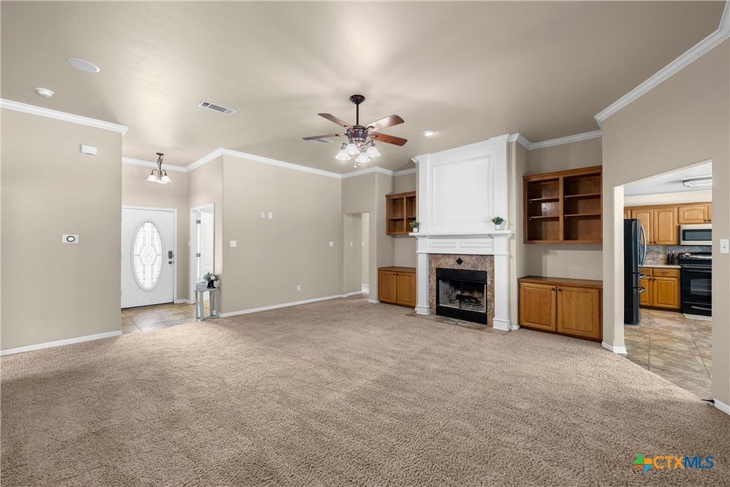 Image 9 of property listing at 112 Arbor Drive, Little River Academy, TX 76554