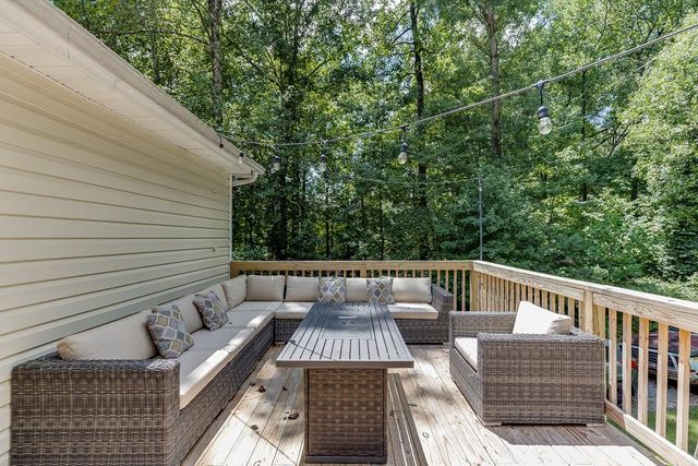 3980 Piper Glen Drive, Buford, GA 30519