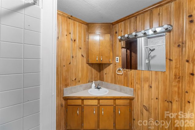 194 Virginia Drive, Marion, NC 28752