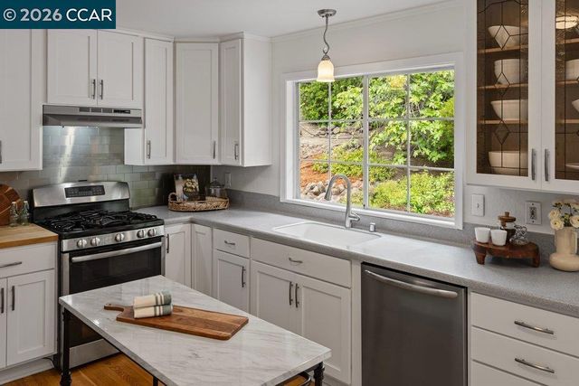 1 Kayser Ct, Walnut Creek, CA 94596